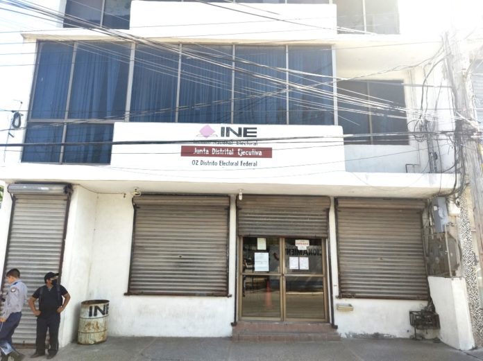 Cierran oficinas del INE por periodo vacacional2