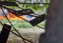 Incendio en pastizal en terreno de la SEMAR moviliza a cuerpos de emergencias