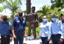 Devela Chucho Nader Monumento a Voceadores en Tampico