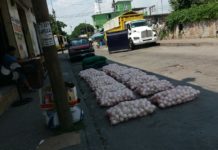 Bloquearon calle y retuvieron a personal de CFE, llevaban 3 días sin luz en la Cascajal