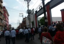 Protestan telefonistas por violación a sus derechos laborales, advierten huelga