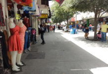 Comerciantes tienen pocas ventas por graduaciones