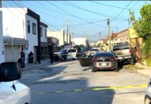 Asesinan a sujeto a bordo de una unidad en zona residencial