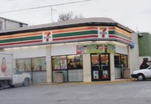 Ratero amaga a empleados para robarles dinero y mercancía