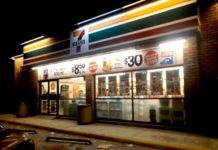 Ratero amaga a empleados de tienda para asaltarlos