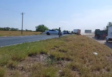 Mueren ocupantes de una camioneta tras volcarse en carretera Monterrey