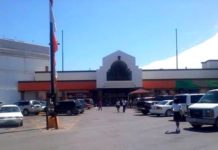 Arrestan a sujeto por alterar el orden e intentar sacar mercancía en comercio