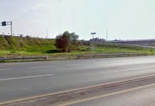 Rateros le dan el “clásico cerrón” para robarle su unidad en concurrida carretera
