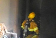 Sofocan incendio en vivienda abandonada