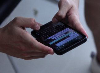 WhatsApp dejará usar cualquier emoji para reaccionar a mensajes