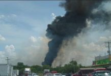 Bomberos sofocan incendio en pastizal