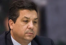 Asegura Cabeza de Vaca ser un perseguido político