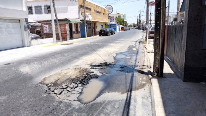 Ciudadanos solicitan reparación de carpeta