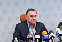 Gerardo Peña defiende cambios de última hora de Cabeza de Vaca
