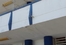 Desprendimiento de pedazos de piedra de aulas se registra en secundaria de Madero