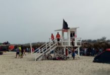 Bañistas agreden a salvavidas en Miramar