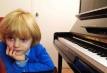 El niño pianista que interpreta a Mozart; ¿ya lo escuchaste?