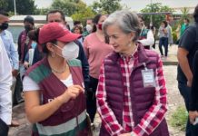 Esposa de Américo participa en “barrio adentro”