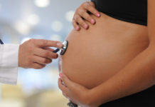 Las mujeres embarazadas están expuestas a químicos capaces de perjudicar el desarrollo del feto, advierte un estudio