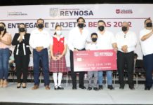 Entregó Alcalde Carlos Peña Ortiz tarjetas de Becas