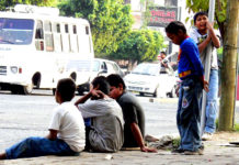 Llaman a ayuntamientos a contener la presencia de niños en la calle