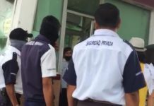 Le niegan a “paisano” pagar con dólares en caseta