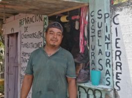 Papá héroe salva a su hija del ataque de un cocodrilo