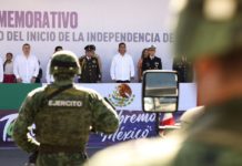 Participa Gobernador Francisco García Cabeza de Vaca en desfile militar conmemorativo al 212 Aniversario de la Independencia de México