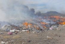 Bomberos otra vez sofocan incendio en tiradero clandestino de “Las Calabazas”