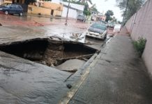 Paso de autobús provoca Socavón en colonia ampliación de la unidad nacional