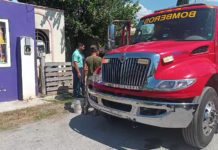 Bomberos acuden a llamado de incendio en una vivienda