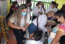 Llevan jornada desparasitante a escuela