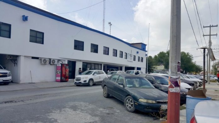 Roban unidad de estacionamiento