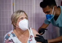 Qué son las vacunas bivalentes y cómo protegen de todas las variantes del coronavirus