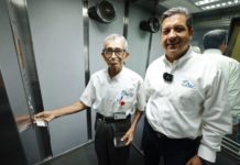 Reconoce Gobernador Francisco García Cabeza de Vaca 67 años de servicio a Don Fernando Frausto Martínez.