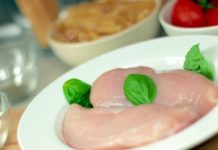 ¿El pollo se lava antes de cocinar? Chef resuelve la incógnita y se vuelve viral