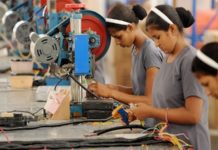 Patrones deberán pagar doble a quien labore el día festivo