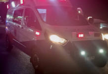 Chocan unidades en concurrido boulevard dejando solo daños