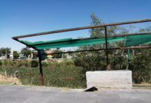 Colapsa barda perimetral y acera de Parque Lineal