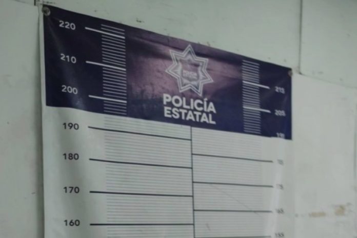 Detienen a par de sujetos por alterar el orden
