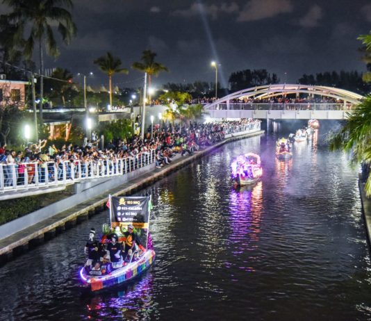 Celebran Miles de Tampiqueños Procesión Náutica de Día de Muertos