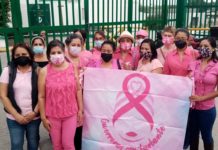 Pacientes con cáncer de mama protestan por falta de medicamentos en el IMSS