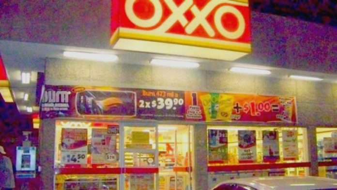 Ratero amaga a empleados para asaltar tienda