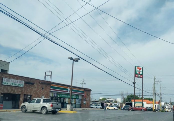 Rateros amagaron a empleados