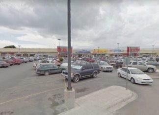 Rateros se llevan otra unidad de estacionamiento de centro comercial