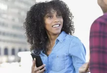 Por qué hablar con extraños puede hacernos más felices