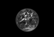 ‘Lucy’ de la NASA toma fotografía de la Tierra y la Luna