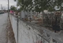 Aparece cráneo al parecer de humano en una lápida del panteón municipal