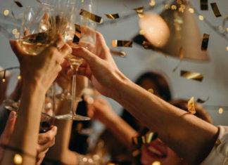 Hombre es indemnizado tras ser despedido de su trabajo por no convivir con sus compañeros