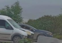 Choque deja daños y caos vial